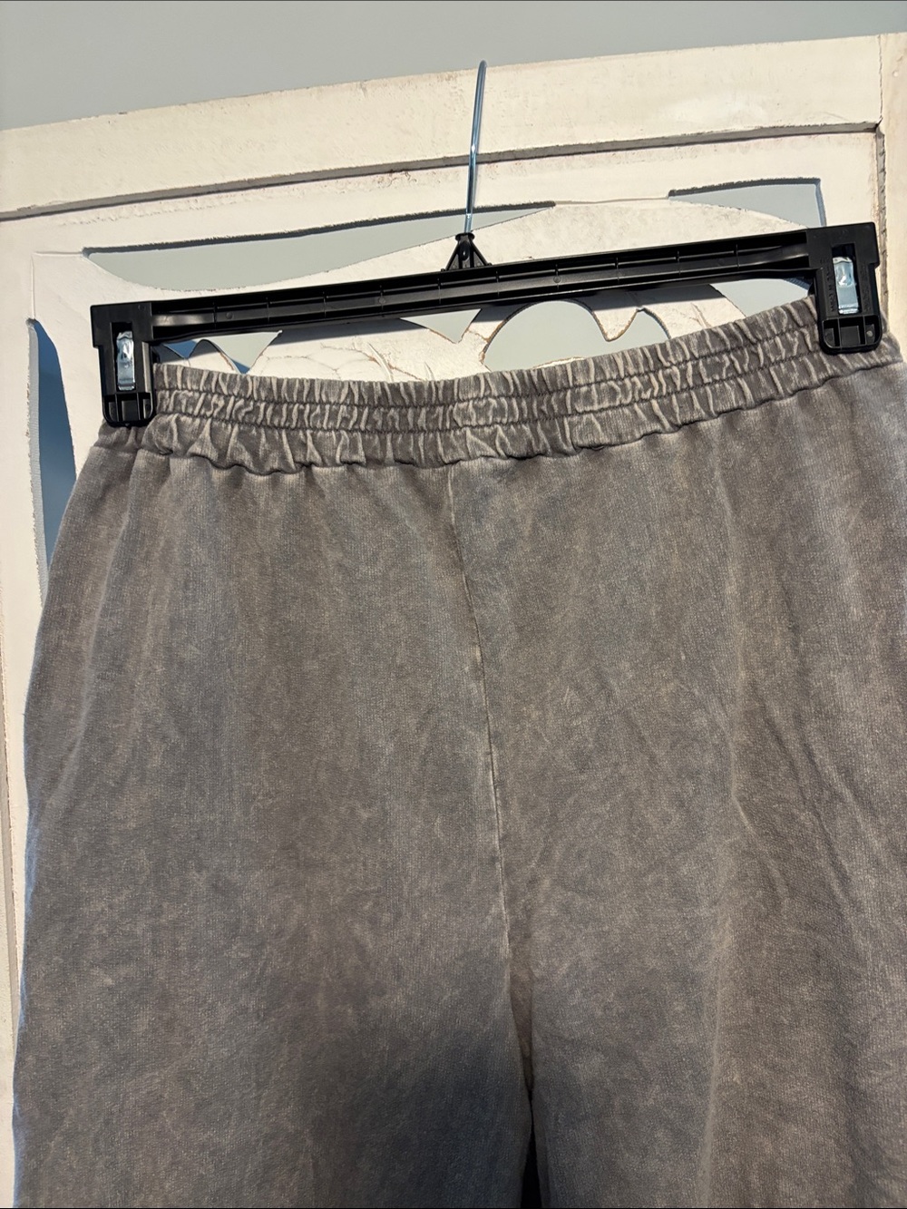 Women's Gray Ruffle Wide-Leg Pants - Picture 3 of 6